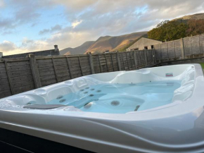 Modern Hot Tub 3 Bed Property